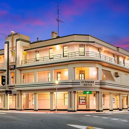 Hotel Ренмарк Екстериор снимка