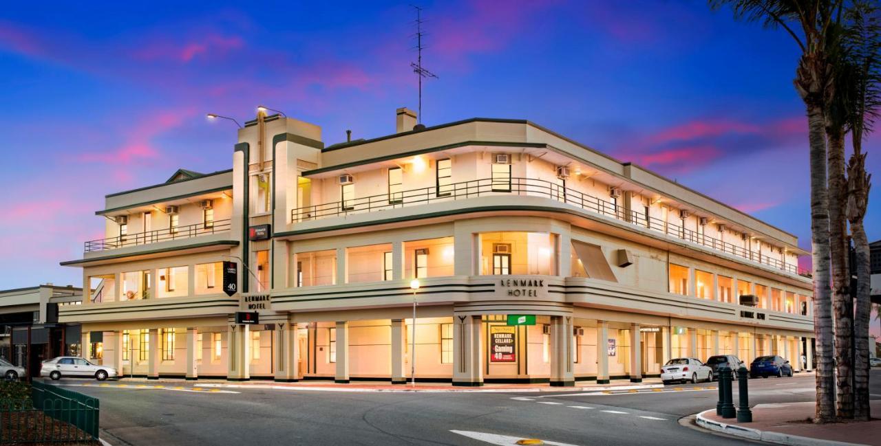 Hotel Ренмарк Екстериор снимка